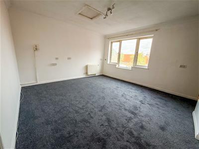 LOUNGE/BEDROOM